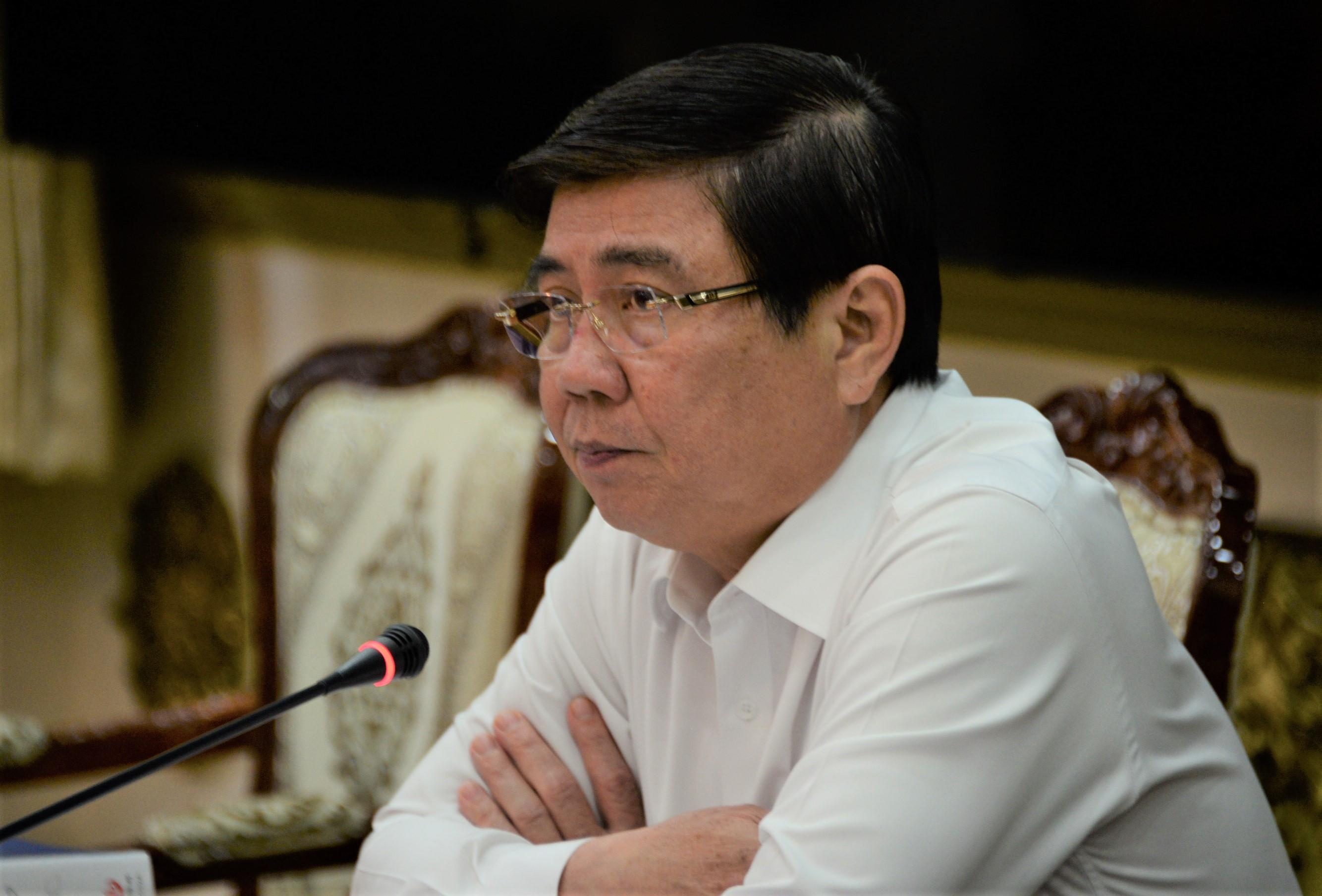 benh vien da chien corona anh 1