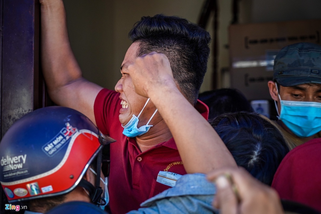 benh vien da chien corona anh 2