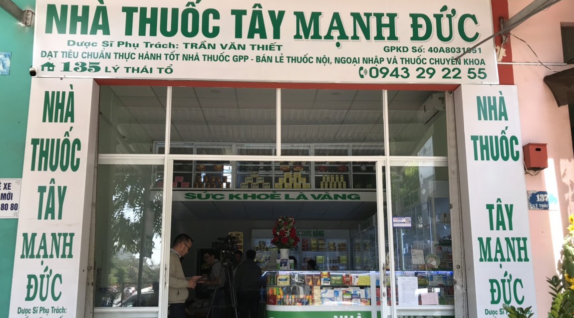 Rut giay phep nha thuoc gam khau trang hinh anh