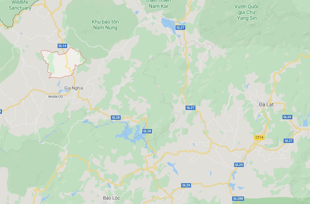 5 oto tong nhau,  duong Ho Chi Minh un tac anh 3