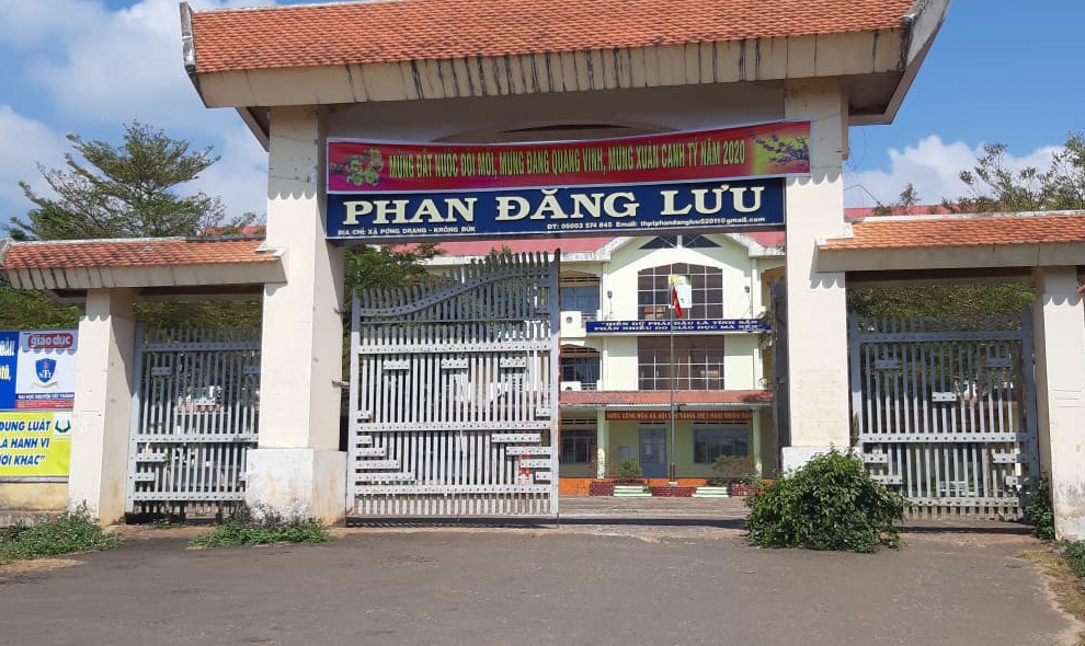 Nam sinh lop 11 cho vay nang lai hinh anh