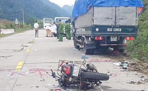 Lam ro vu tai nan khien hai du khach nuoc ngoai tu vong hinh anh