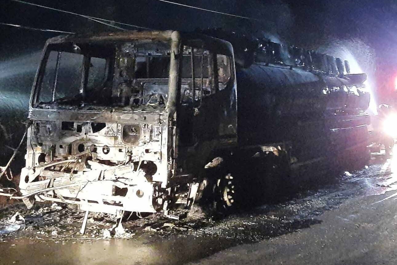 Chay xe bon cho 12.000 lit xang hinh anh