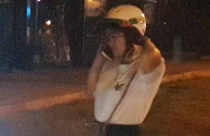 Vi pham nong do con, nu tai xe goi dien cho nguoi than cau cuu hinh anh