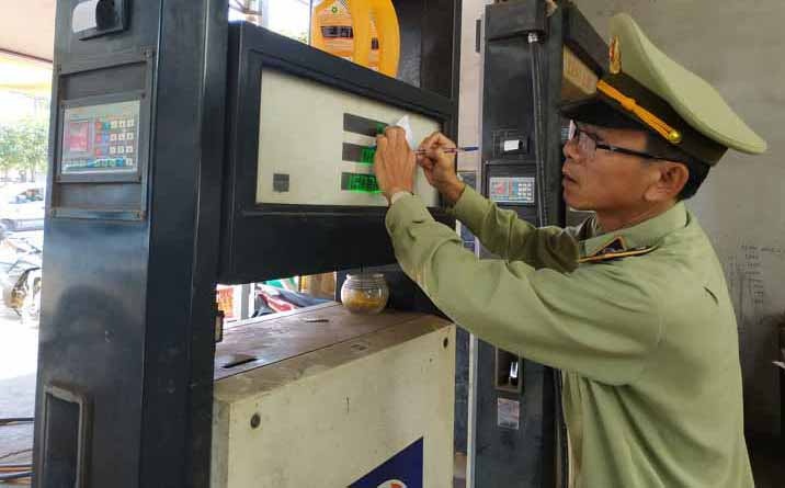 Phat hien 2 cay xang hoat dong chui nhieu nam hinh anh