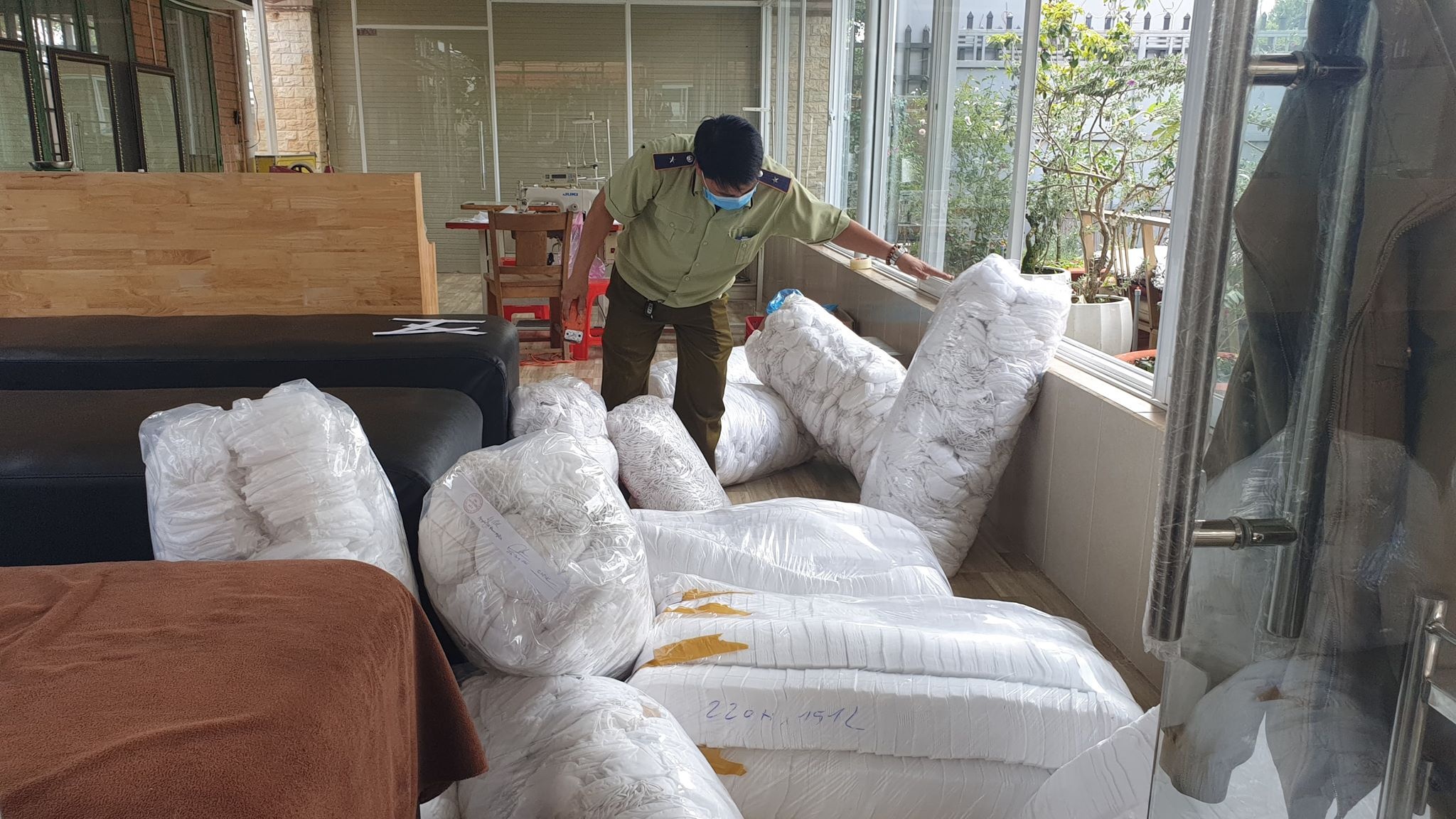 Sản xuất khẩu trang không phép ảnh 1 San xuat khau trang khong phep anh 1