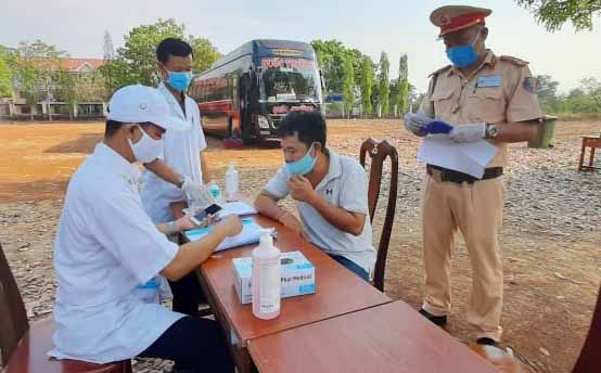 Dak Lak cam xe khach anh 2