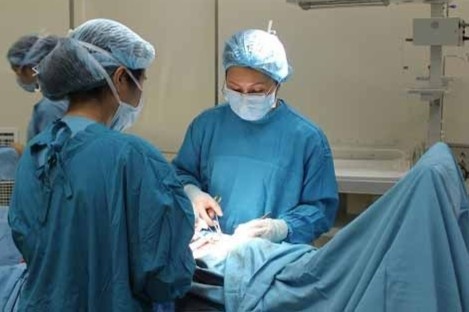 San phu co khoi u hon 6 kg duoc phau thuat thanh cong hinh anh