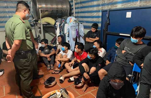 Chu quan Internet bi phat 20 trieu vi mo cua trong mua dich hinh anh