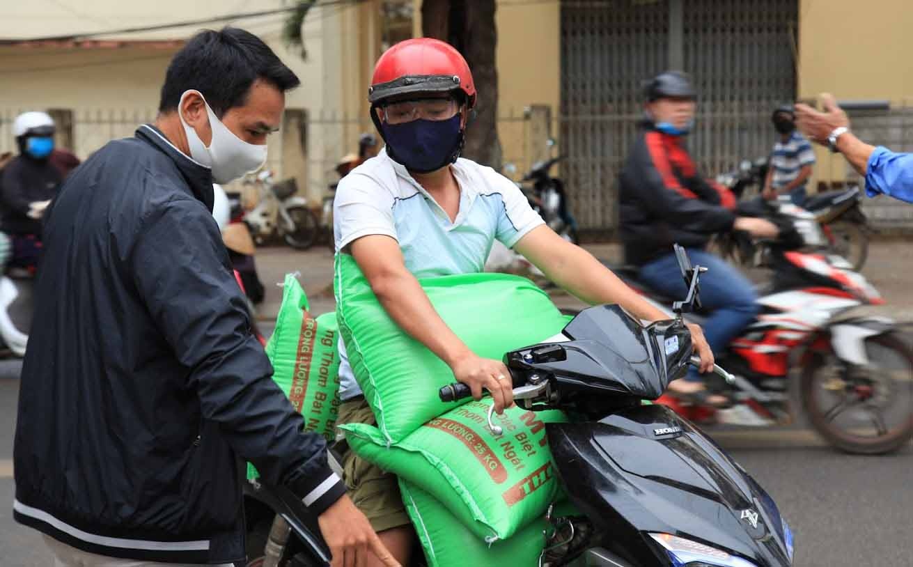 ATM gao ho tro nguoi ngheo anh 10