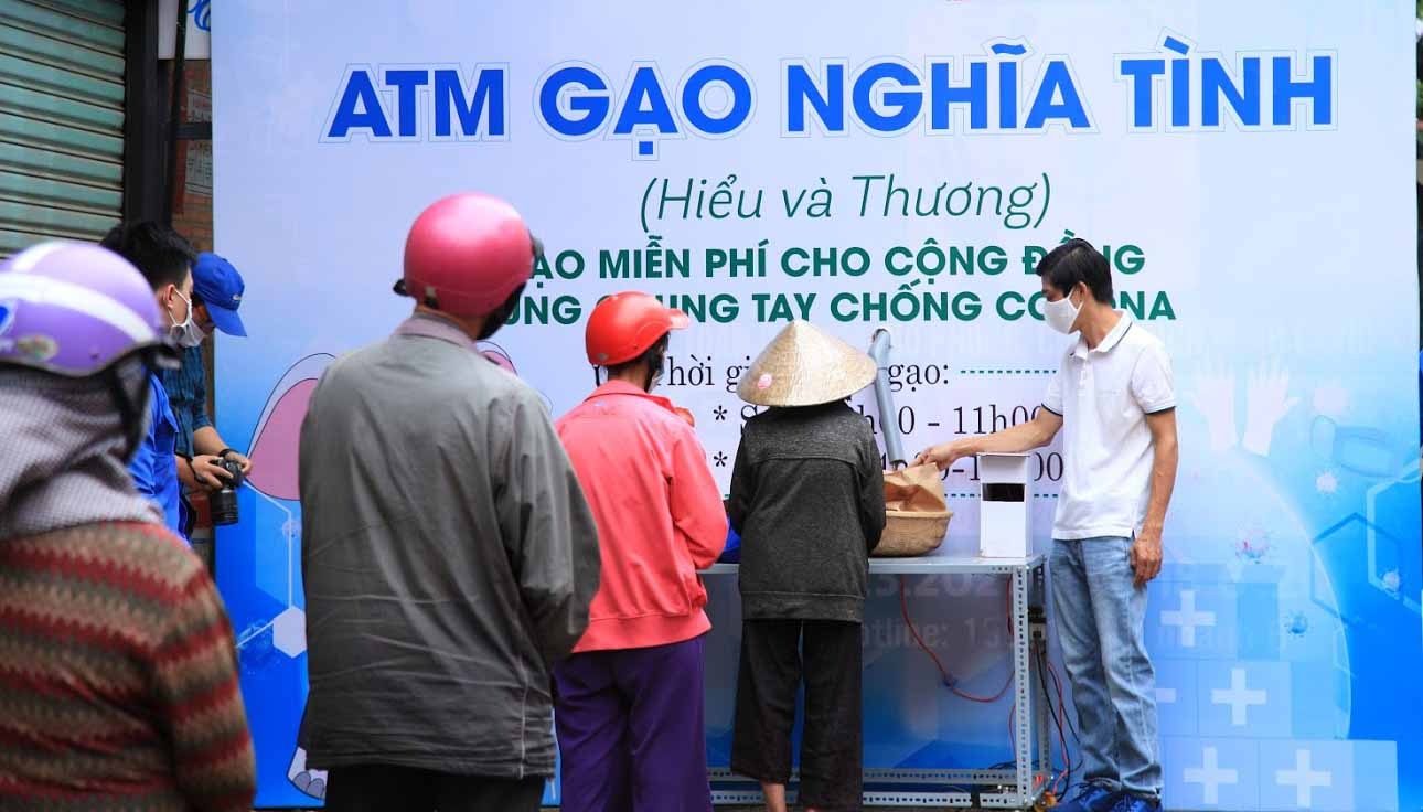 ATM gao ho tro nguoi ngheo anh 1