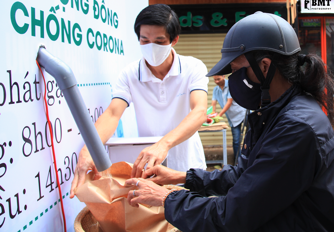 ATM gao ho tro nguoi ngheo anh 2