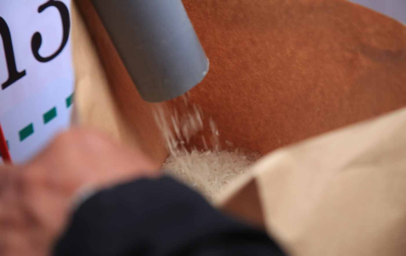 ATM gao ho tro nguoi ngheo anh 3