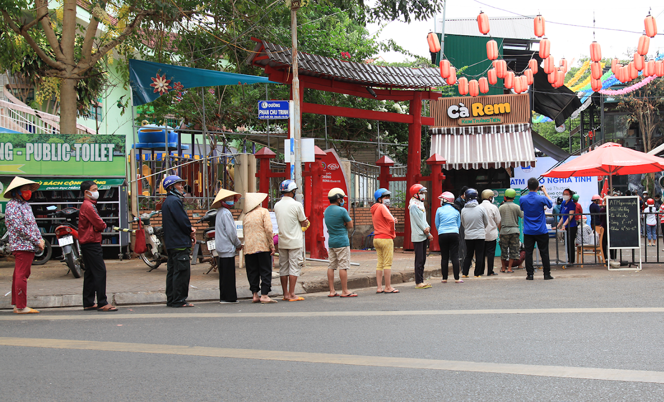 ATM gao ho tro nguoi ngheo anh 4