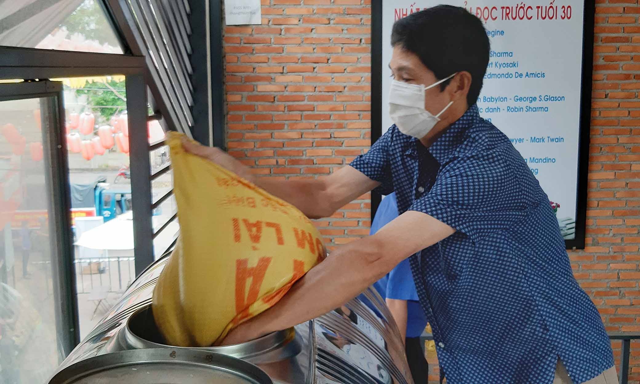 ATM gao ho tro nguoi ngheo anh 7