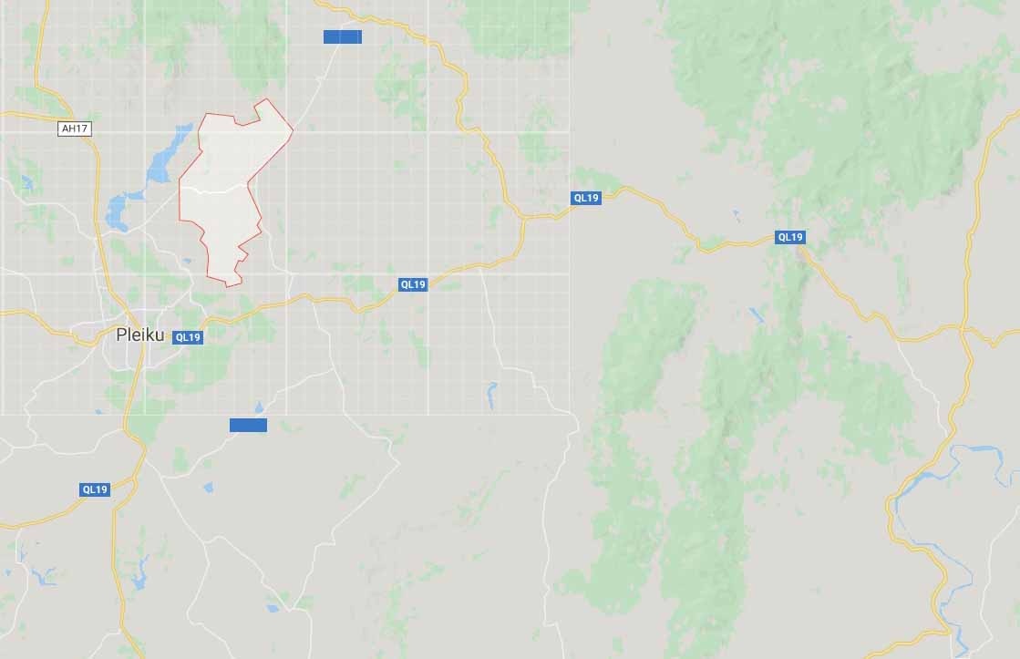 Hai em nho duoi nuoc duoi ho anh 2