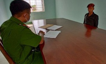 Thanh niên hiếp dâm cô gái ảnh 1 Thanh nien hiep dam co gai anh 1