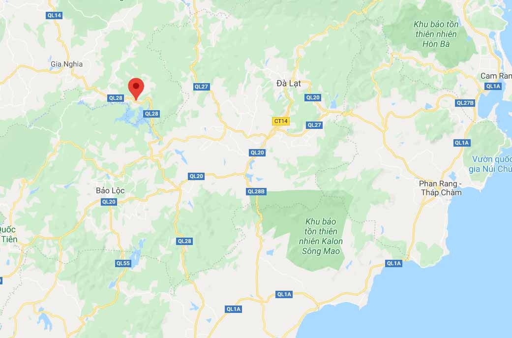 Oto chay rui ben duong anh 2