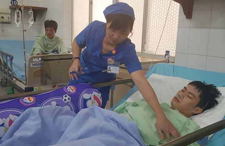 Shipper bi dam thung phoi khi giao hang hinh anh