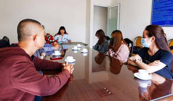 Canh cao 5 thanh nien tung tin ket hon sau 30 tuoi se bi phat hinh anh