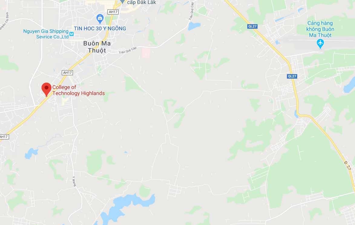 Cay bat goc trong san truong anh 3