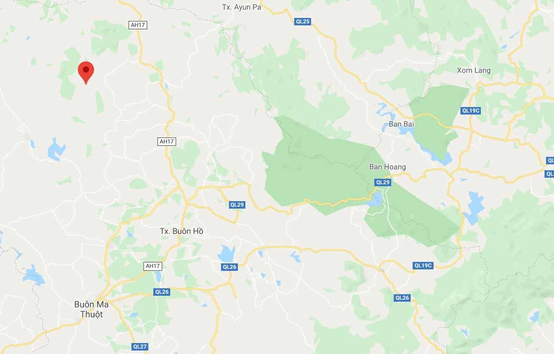 Ba hoc sinh duoi nuoc anh 1