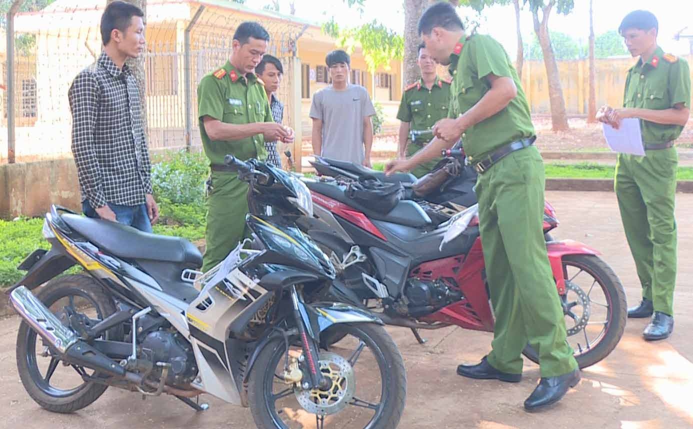 Nhóm trộm xe liên tỉnh ảnh 1 Nhom trom xe lien tinh anh 1