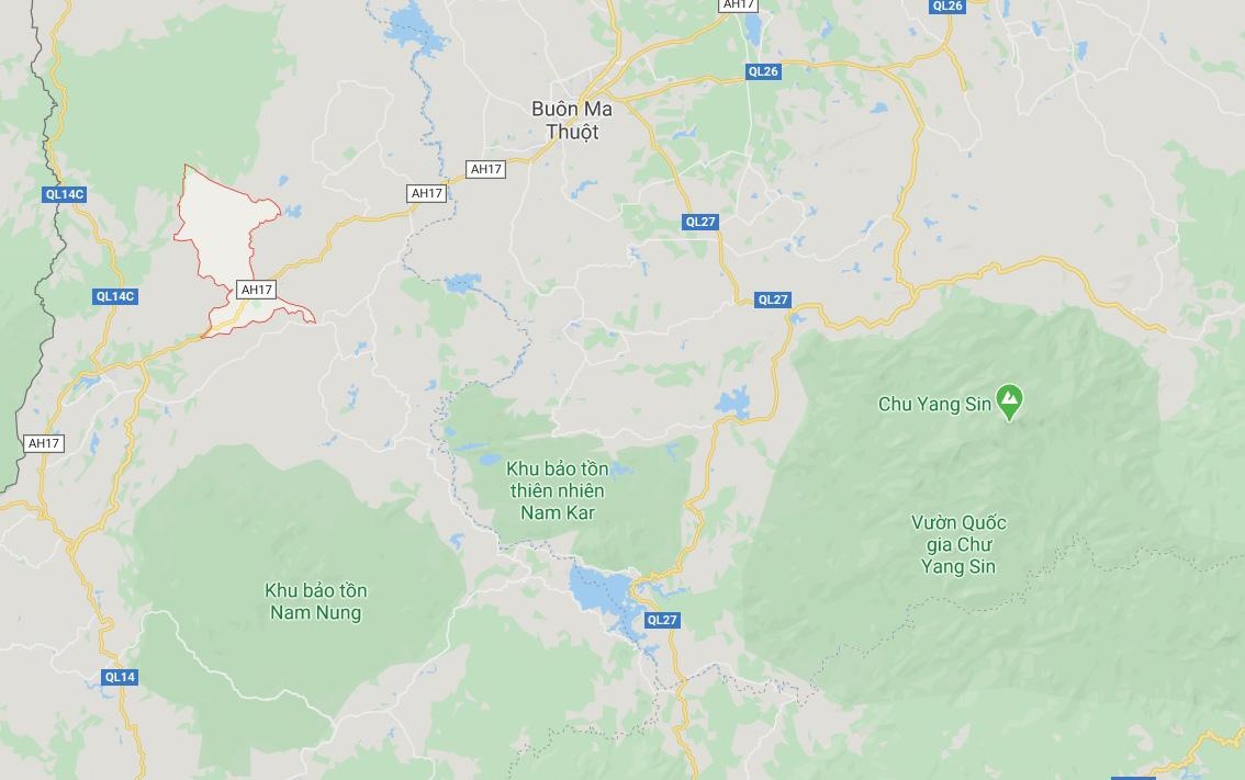 Xe tai lao vao cho anh 2