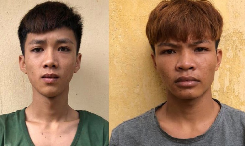 Nhom thanh nien giat tui xach cua nguoi phu nu di duong hinh anh