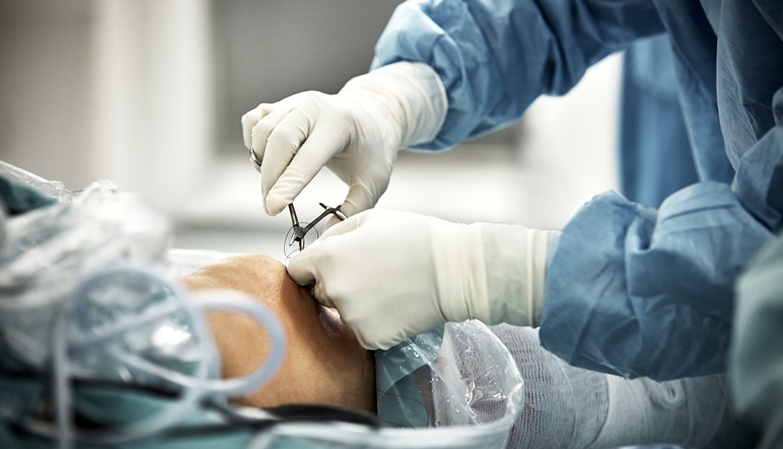 Them 9 nguoi duong tinh voi bach hau tai Gia Lai hinh anh