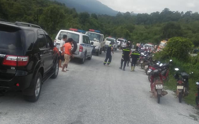 Xe khach roi xuong deo anh 8