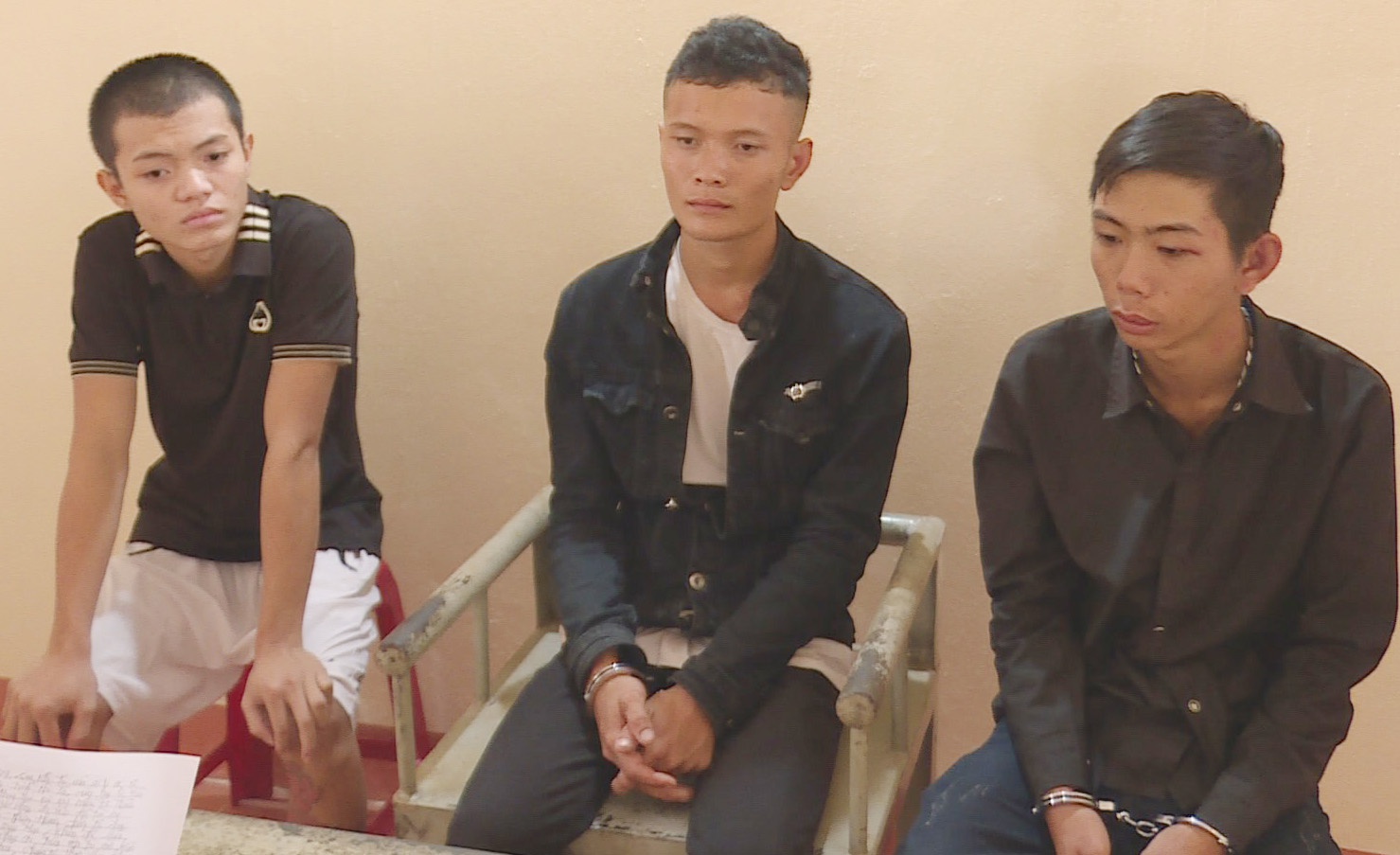 3 ke gay ra hang loat vu trom to ra bat ngo khi bi bat hinh anh