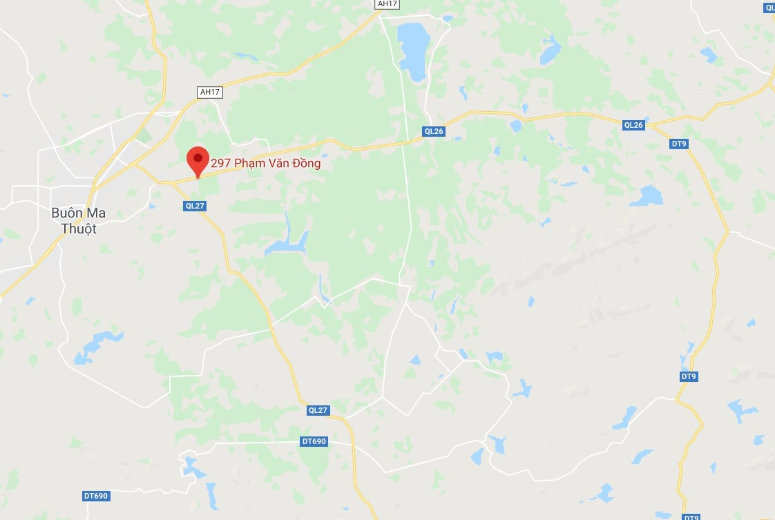 Hai me con di xe may gap nan anh 2