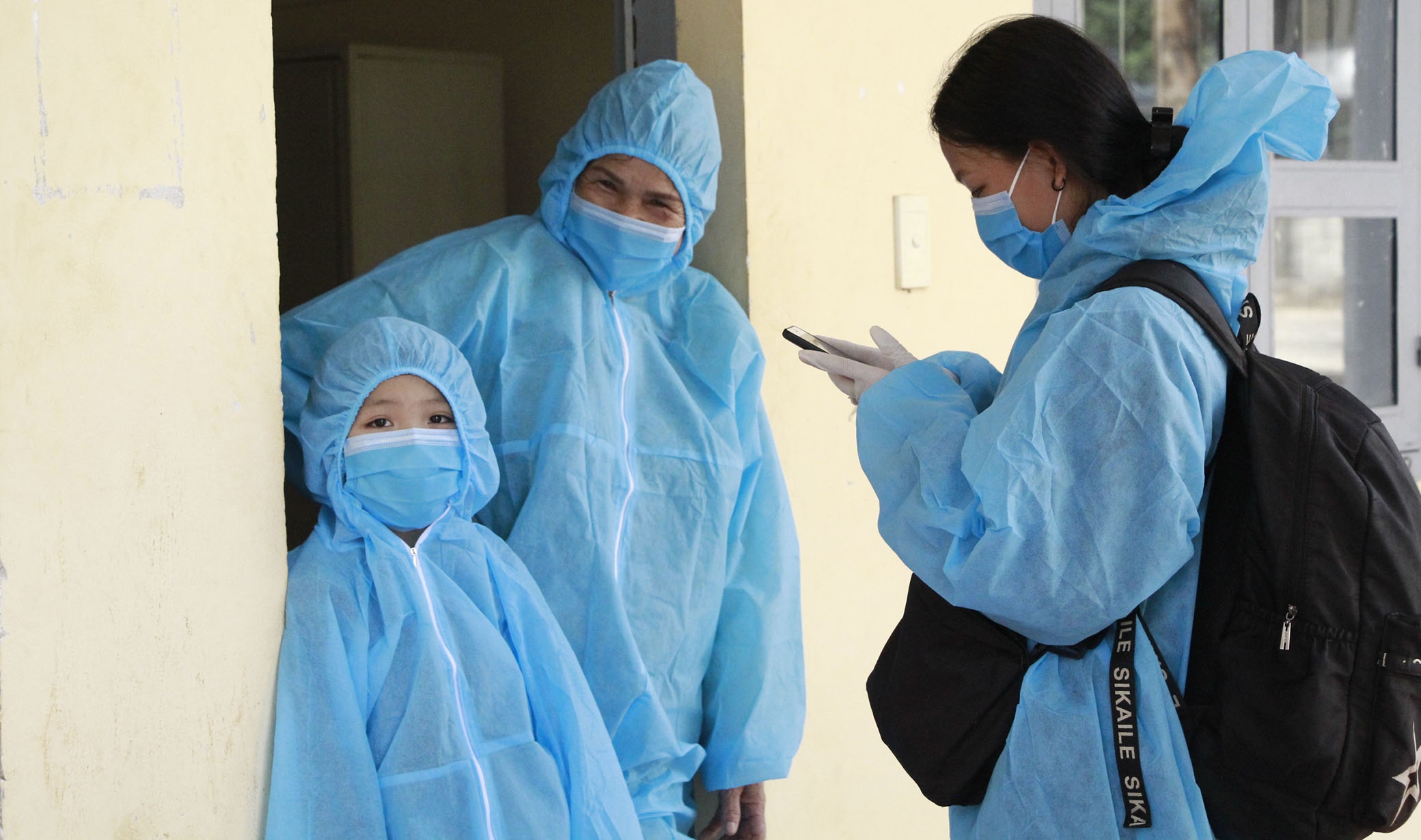 Tat ca nguoi tiep xuc voi nu sinh mac Covid-19 o Dak Lak deu am tinh hinh anh