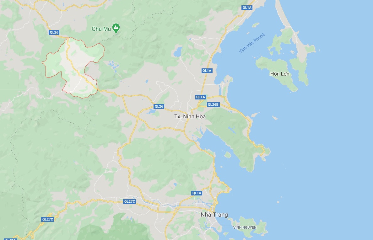 Xe khach chay rui trong dem anh 2