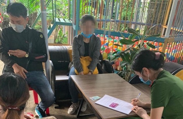 Tiem vacxin chui anh 1