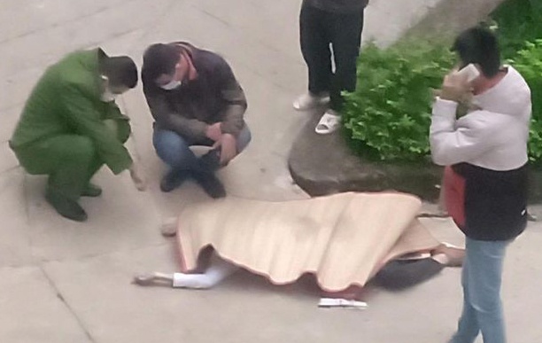 Thanh nien tu vong o san benh vien hinh anh