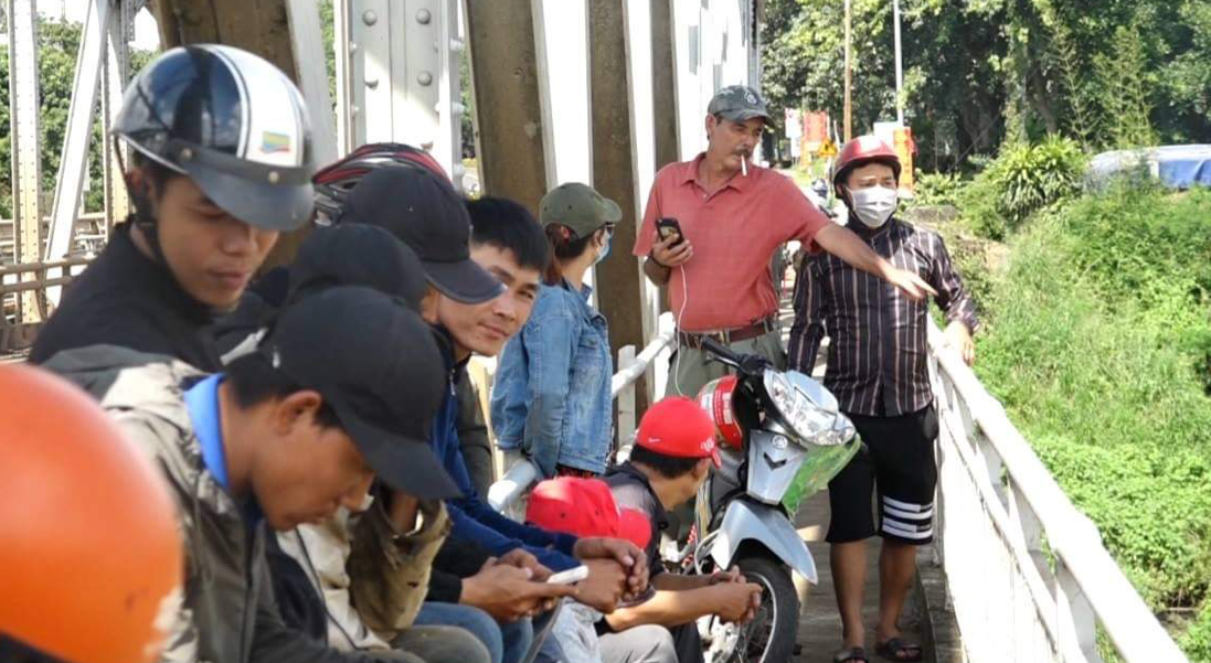 Tim kiem nguoi nhay cau Serepok hinh anh