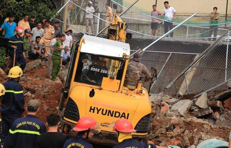 Sap bo ke, mot cong nhan tu vong hinh anh