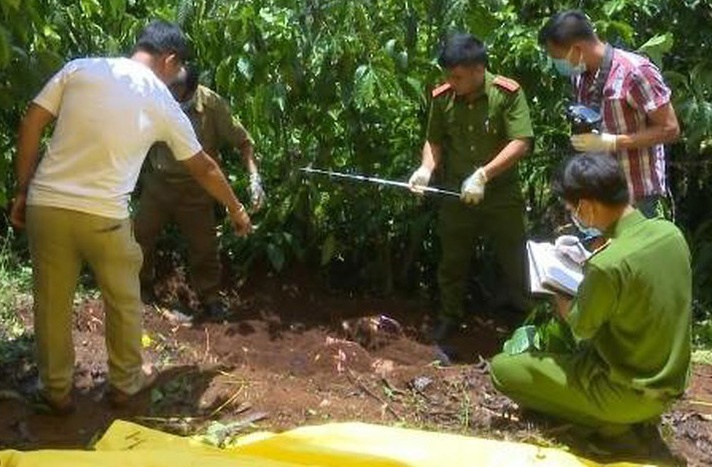 Dieu tra vu 3 cha con tu vong o choi canh hinh anh