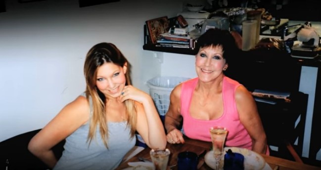 Con gai cung ban trai giet me anh 1