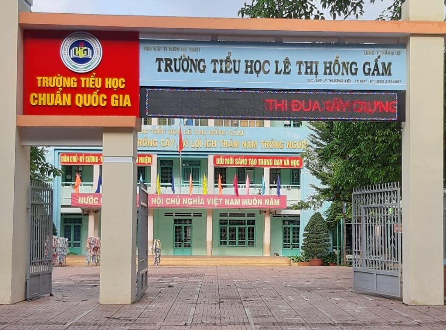 Co giao phai xin loi vi xuc pham phu huynh hinh anh