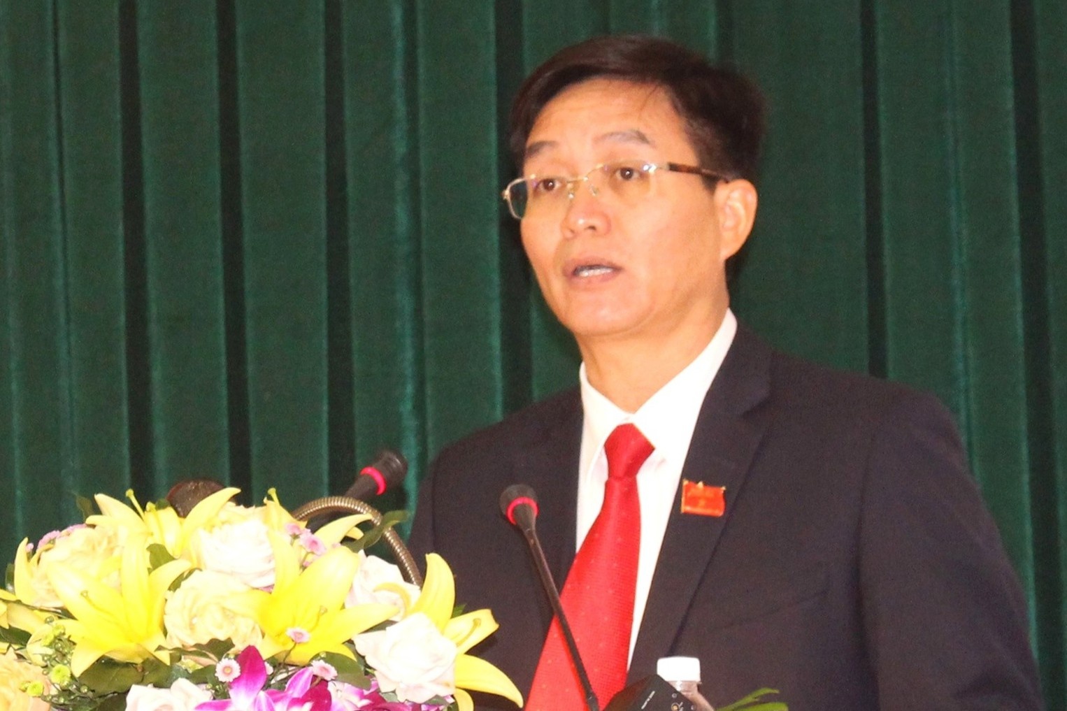 Ong Nguyen Dinh Trung giu chuc Chu tich UBND tinh Dak Nong hinh anh