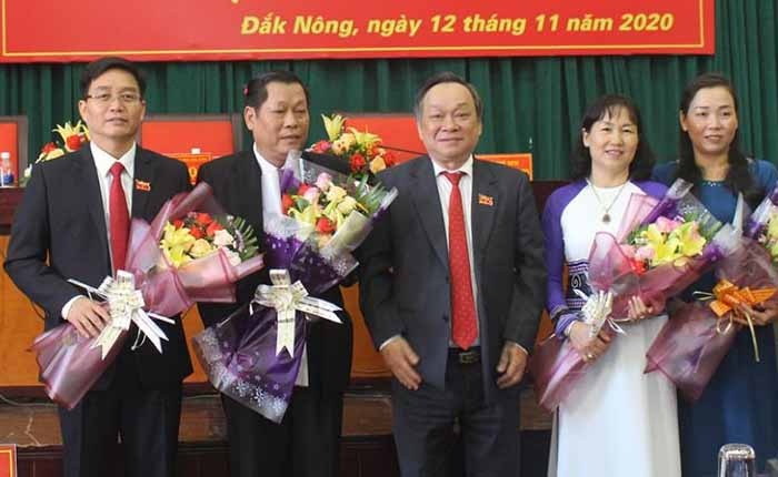 Ong Nguyen Dinh Trung lam chu tich UBND tinh Dak Nong anh 1
