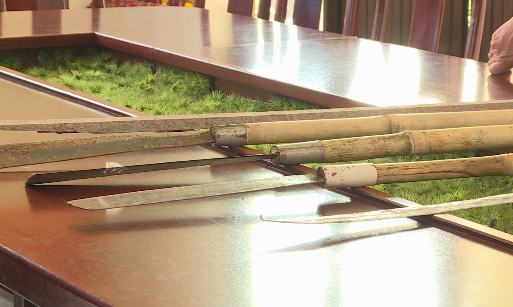 30 canh sat ngan nhom hoc sinh hon chien hinh anh