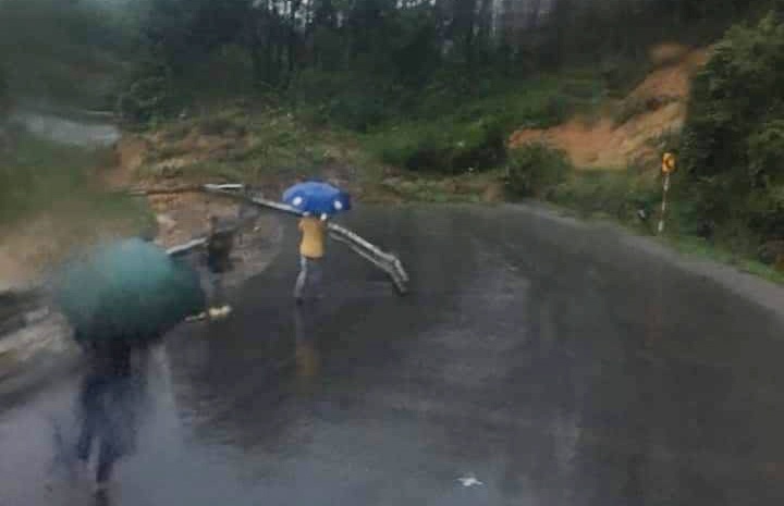 Sat lo quoc lo 26, giao thong Khanh Hoa voi Dak Lak bi chia cat hinh anh