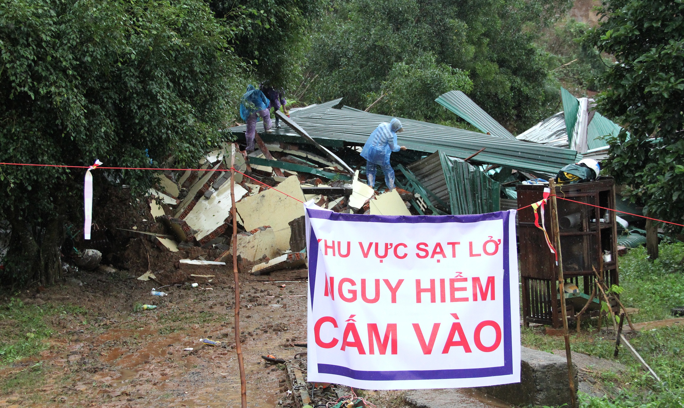 Hien truong vu sat lo nui o Dak Lak hinh anh