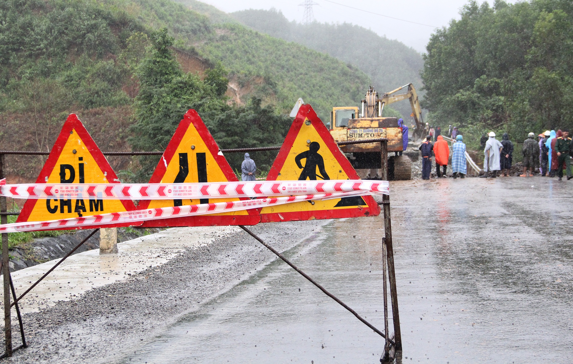 Giao thong quoc lo 26 te liet. anh 9