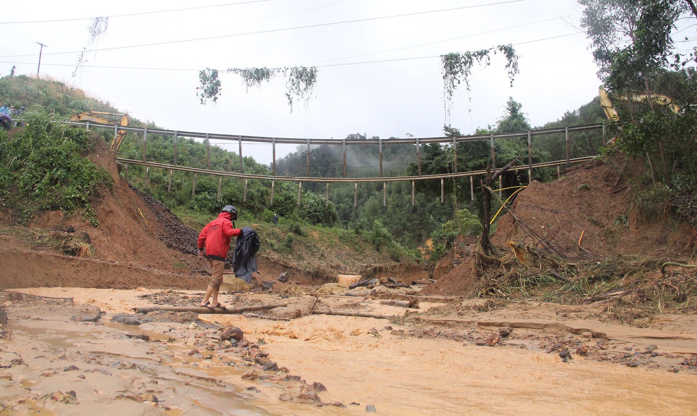 Giao thong quoc lo 26 te liet. anh 8