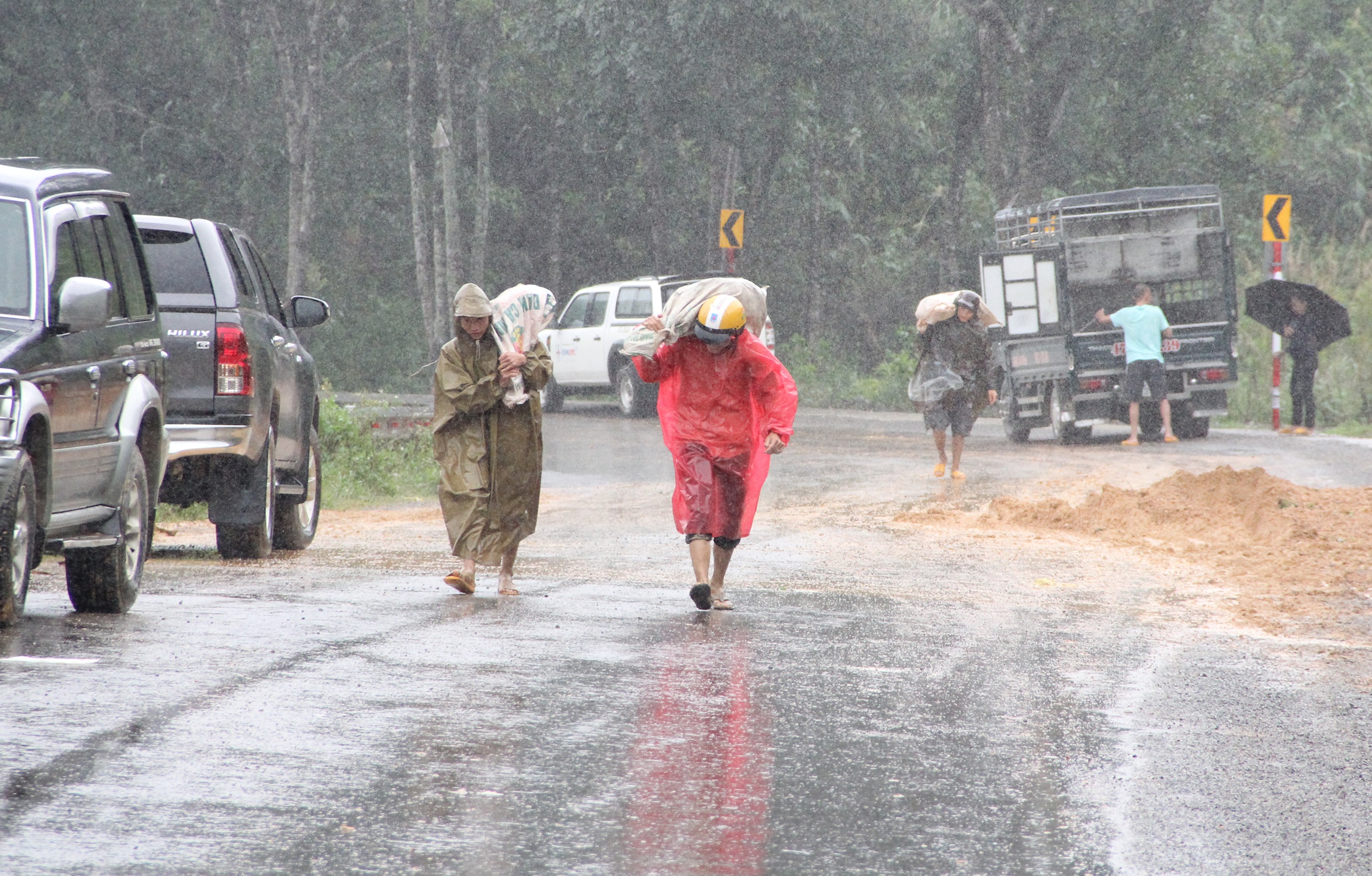 Giao thong quoc lo 26 te liet. anh 3